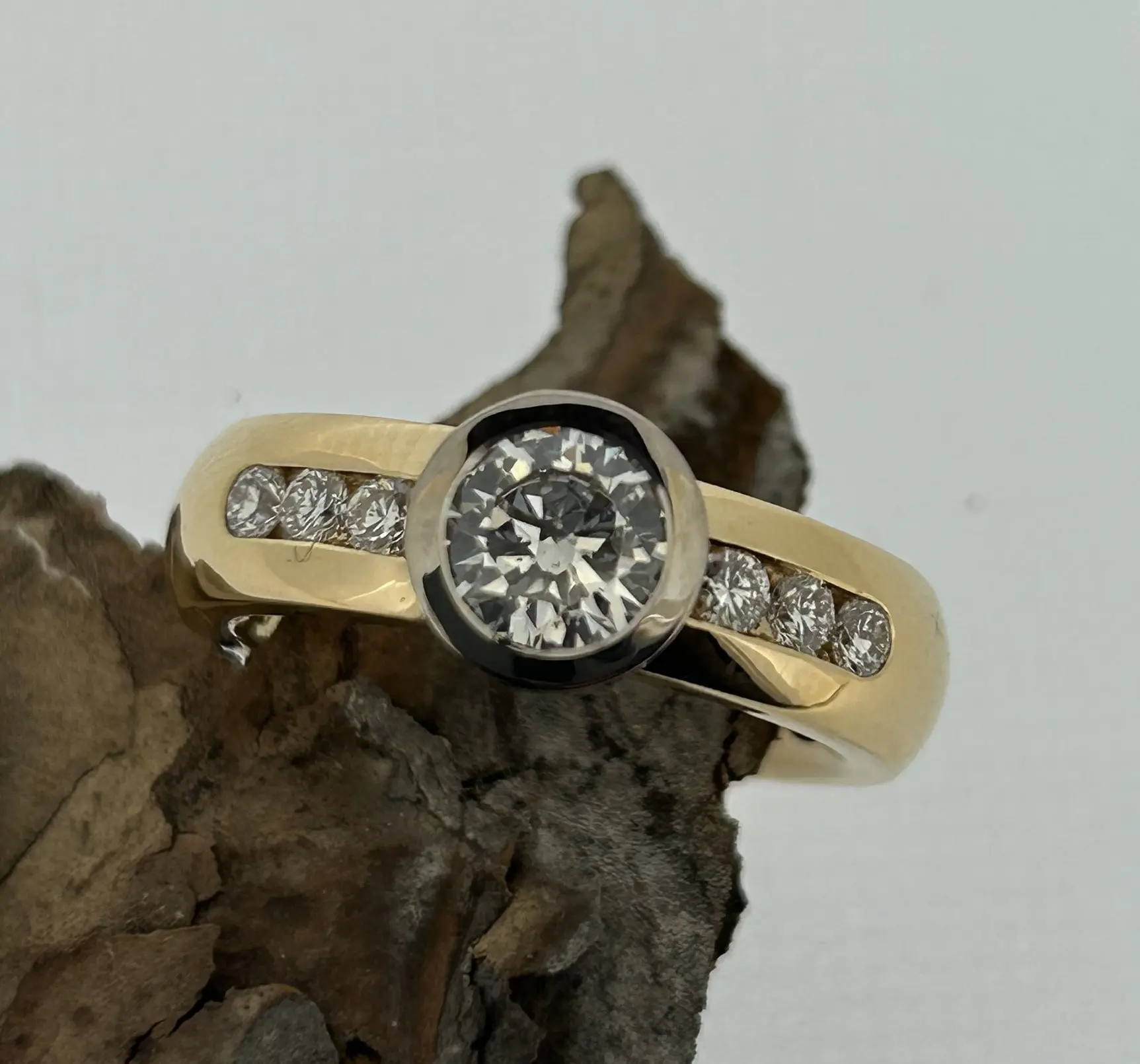 Goldschmiede Kälber Würselen- Brillantring-Einkaräter Diamantena